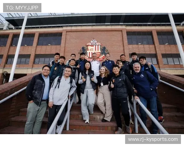 足球联赛在青训扶持中鼓励多俱乐部联合办学实现资源共享与互利